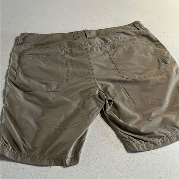 Mountain Hardwear Tan Flat Front Performance Shorts Size 38 - Picture 4 of 10